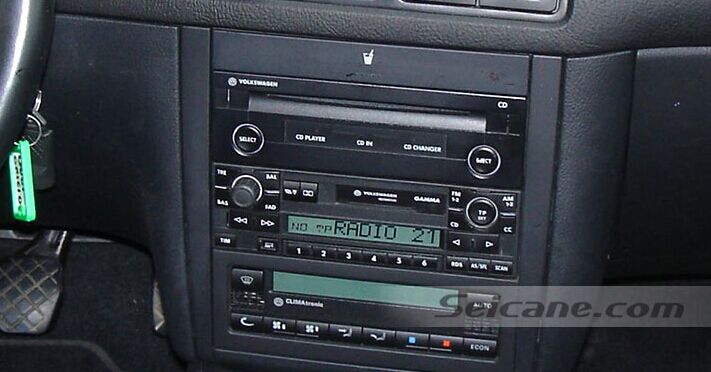 Démontage Autoradio pour 1997-2004 VW Golf 4 avec Android 4.4 Quad
